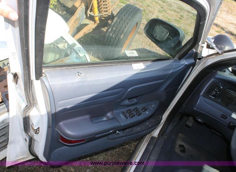 image for item 6176 1998 Ford Crown Victoria Police Interceptor