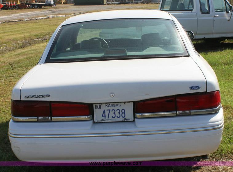 image for item 6178 1997 Ford Crown Victoria Police Interceptor