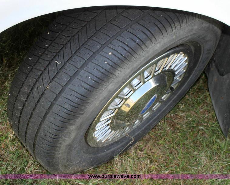 image for item 6178 1997 Ford Crown Victoria Police Interceptor