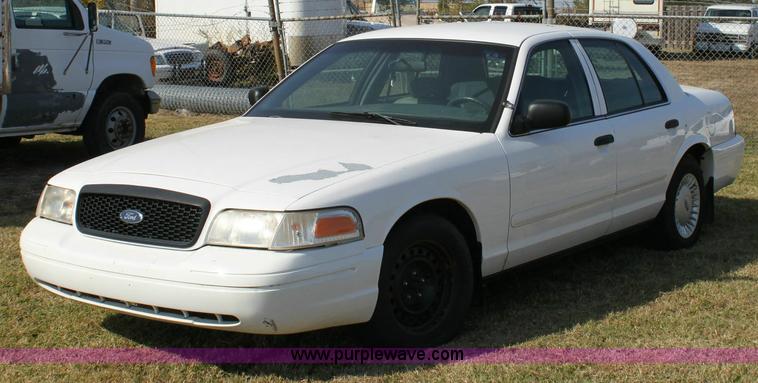 image for item 6179 2002 Ford Crown Victoria Police Interceptor