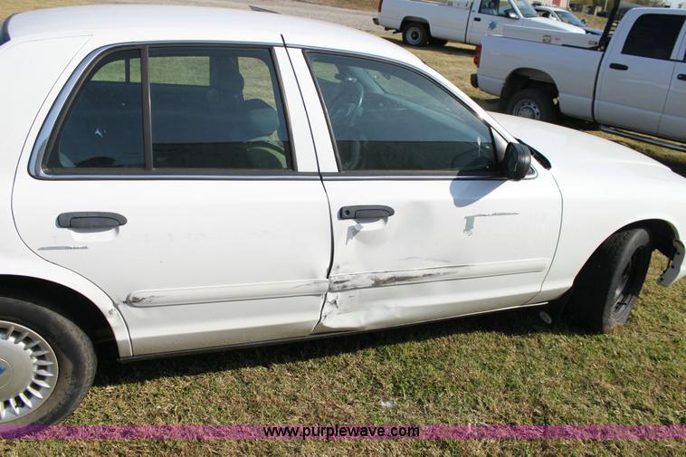 image for item 6179 2002 Ford Crown Victoria Police Interceptor