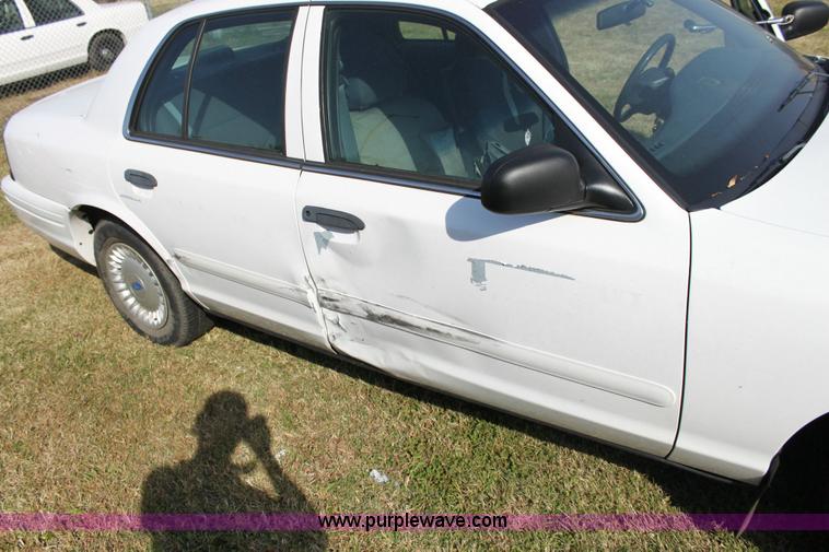 image for item 6179 2002 Ford Crown Victoria Police Interceptor