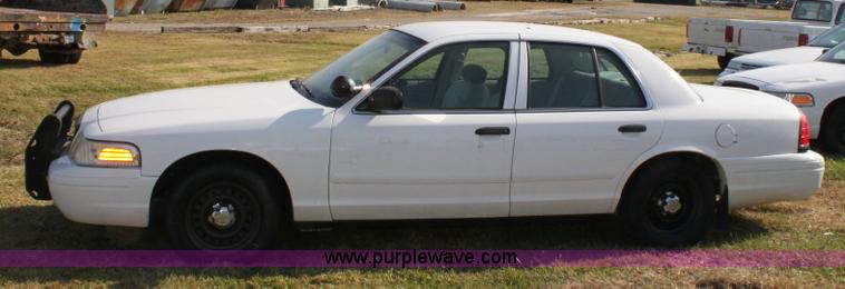 image for item 6181 2001 Ford Crown Victoria Police Interceptor