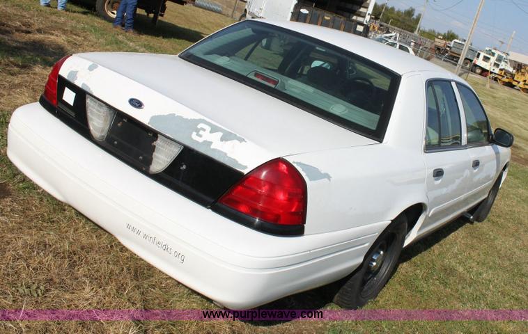 image for item 6181 2001 Ford Crown Victoria Police Interceptor