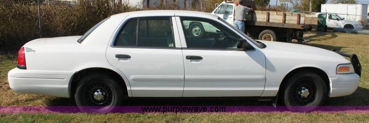 image for item 6181 2001 Ford Crown Victoria Police Interceptor