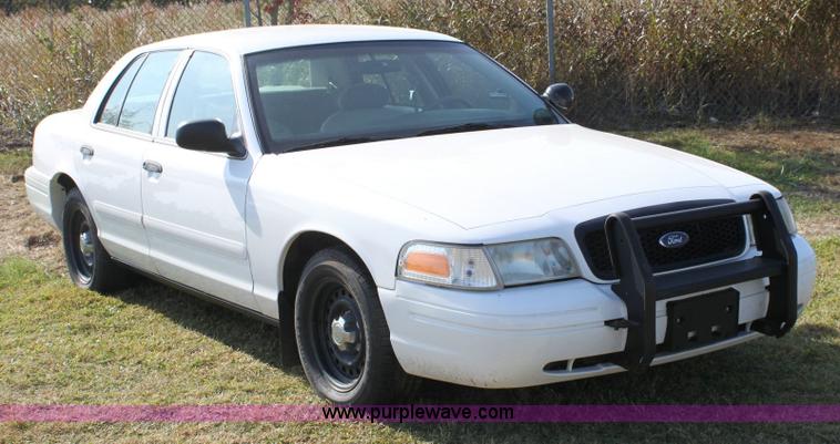 image for item 6181 2001 Ford Crown Victoria Police Interceptor