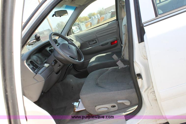 image for item 6181 2001 Ford Crown Victoria Police Interceptor