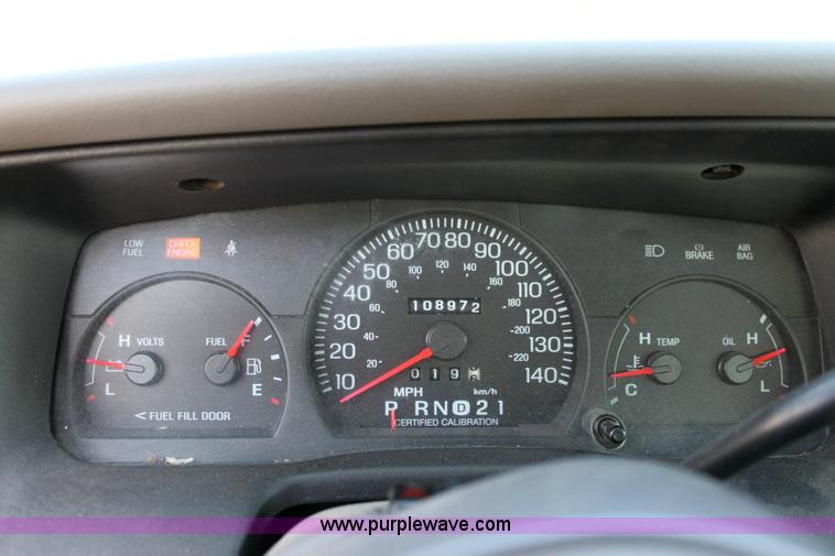 image for item 6181 2001 Ford Crown Victoria Police Interceptor