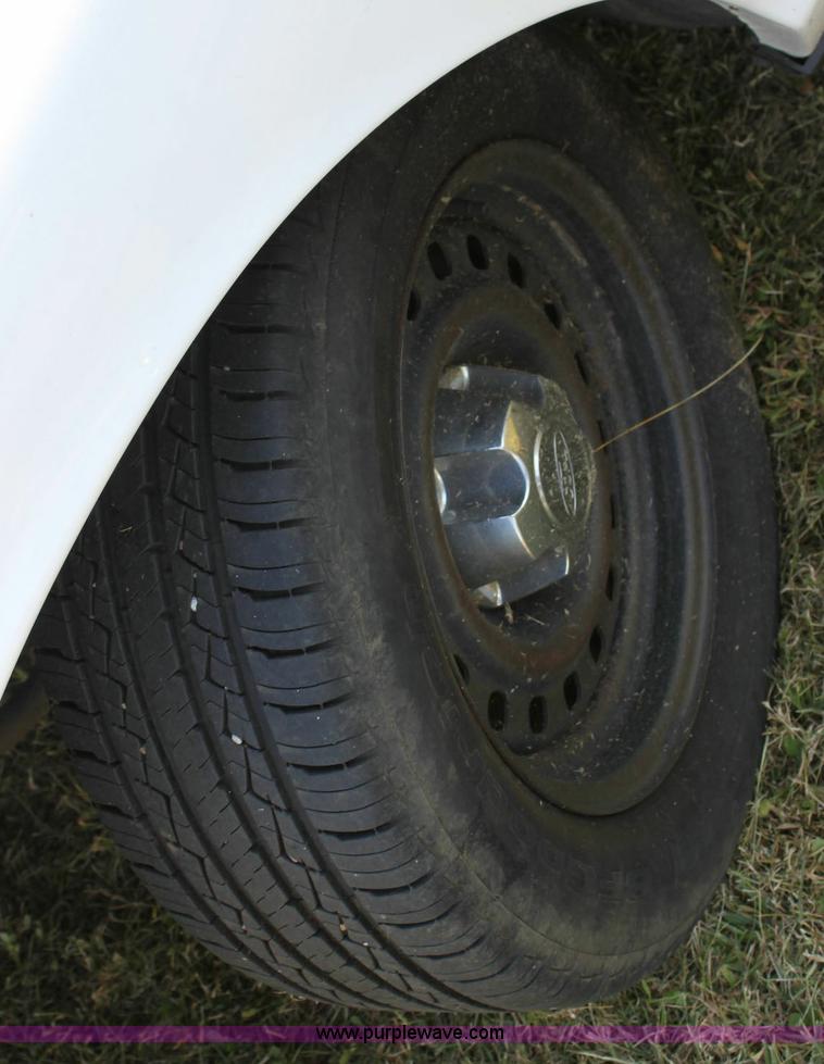 image for item 6181 2001 Ford Crown Victoria Police Interceptor