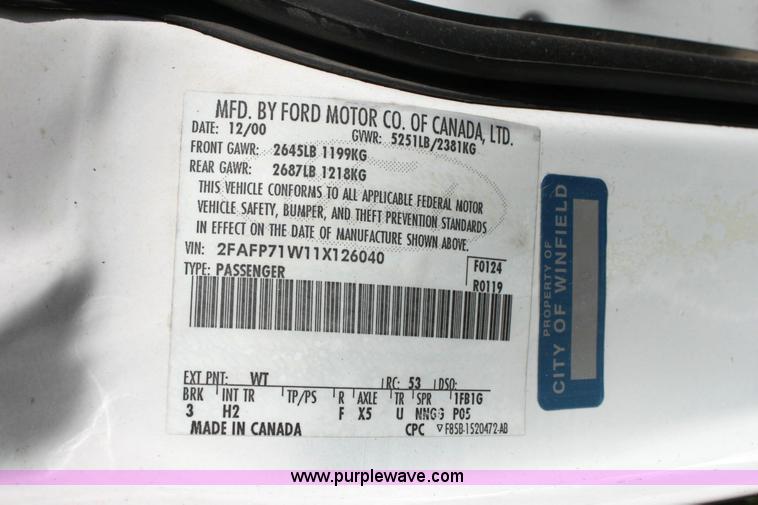 image for item 6181 2001 Ford Crown Victoria Police Interceptor