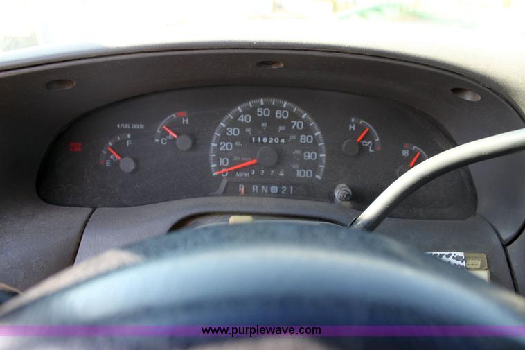 image for item 6182 1997 Ford F150 XL pickup truck