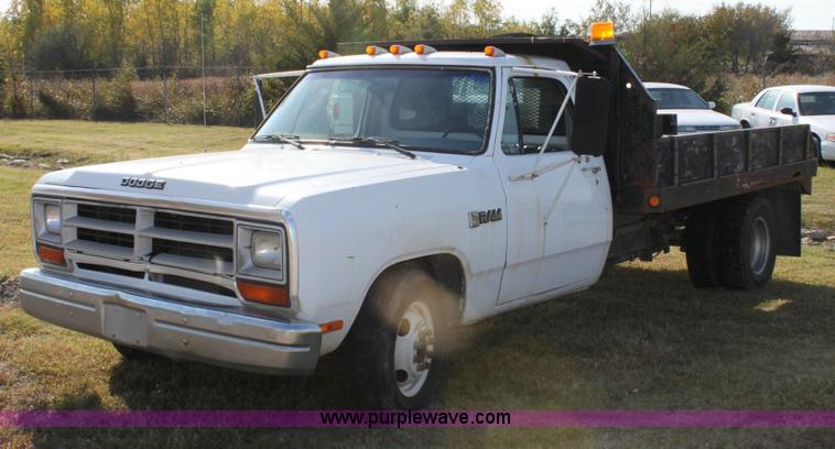 image for item 6183 1988 Dodge Ram D-350 pickup truck