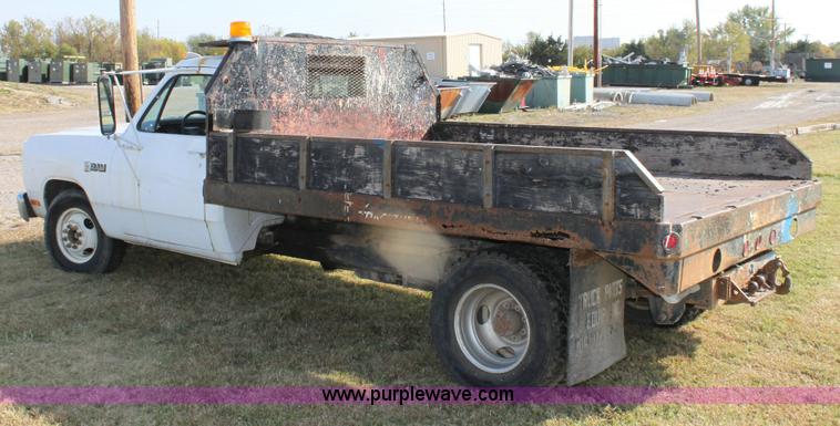 image for item 6183 1988 Dodge Ram D-350 pickup truck