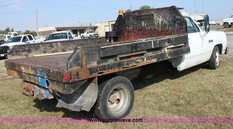 image for item 6183 1988 Dodge Ram D-350 pickup truck