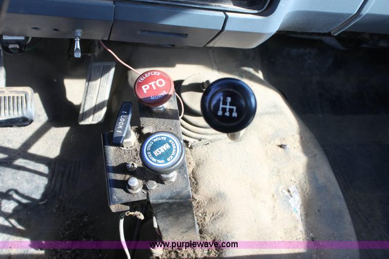 image for item 6183 1988 Dodge Ram D-350 pickup truck