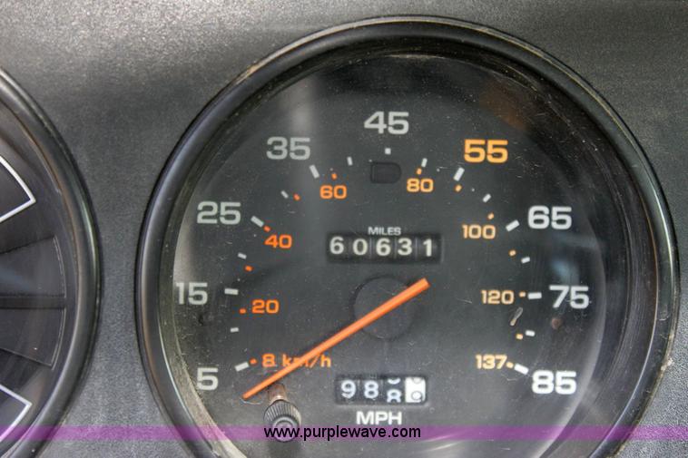 image for item 6183 1988 Dodge Ram D-350 pickup truck