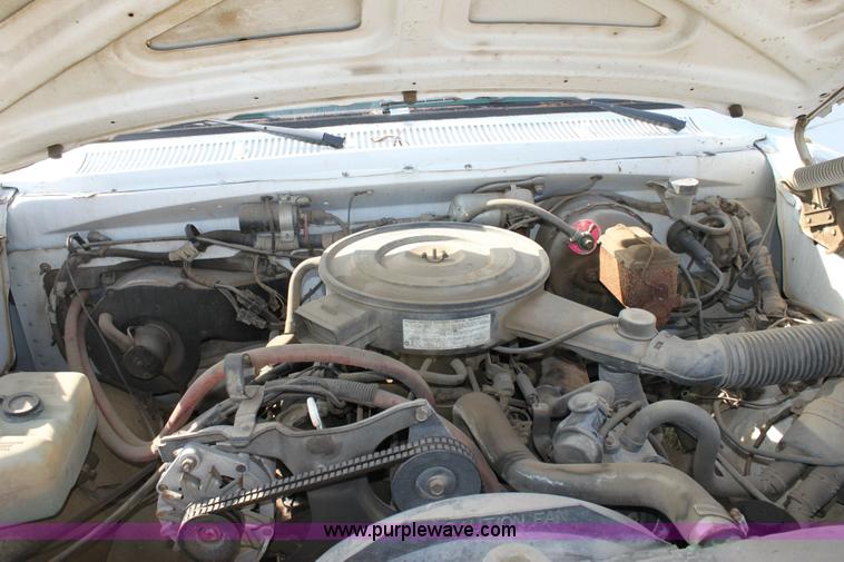 image for item 6183 1988 Dodge Ram D-350 pickup truck