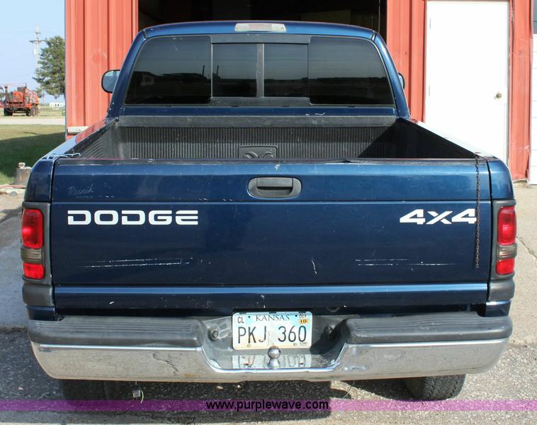 image for item 6187 2001 Dodge Ram 1500 Quad pickup truck
