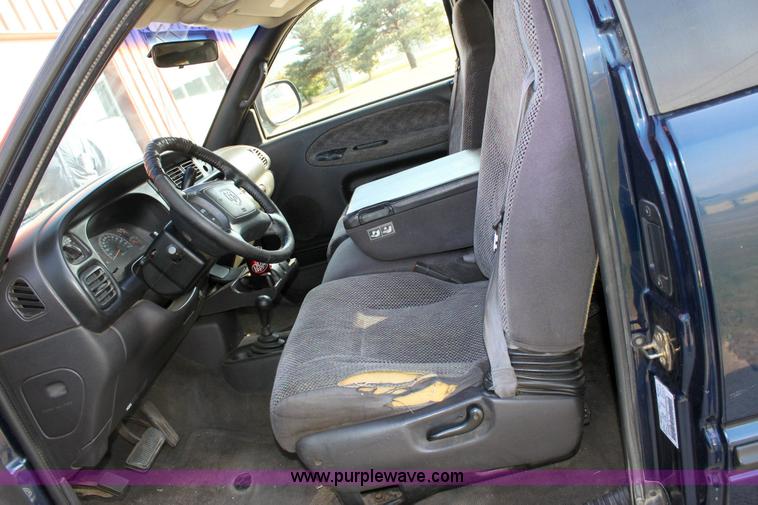 image for item 6187 2001 Dodge Ram 1500 Quad pickup truck