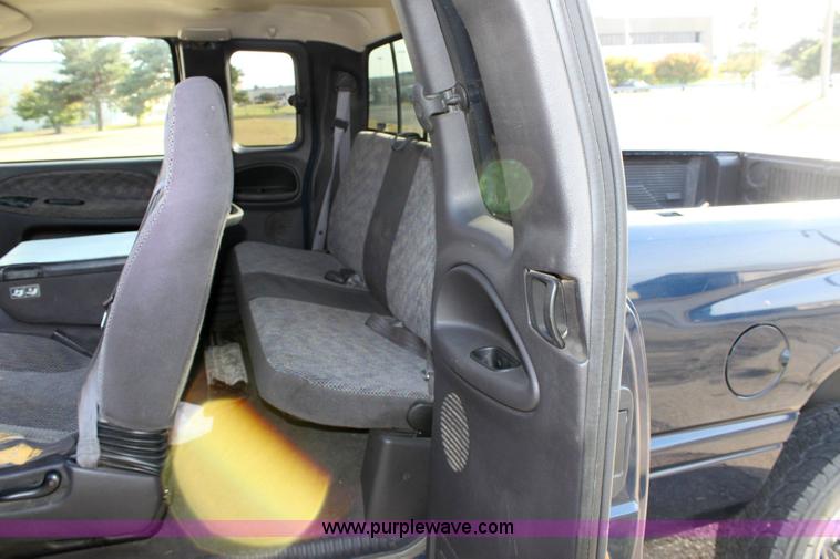 image for item 6187 2001 Dodge Ram 1500 Quad pickup truck