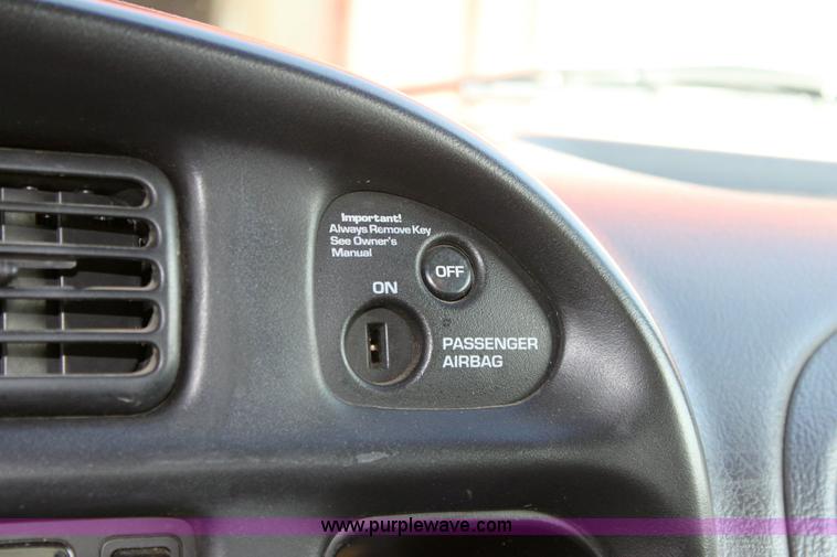 image for item 6187 2001 Dodge Ram 1500 Quad pickup truck