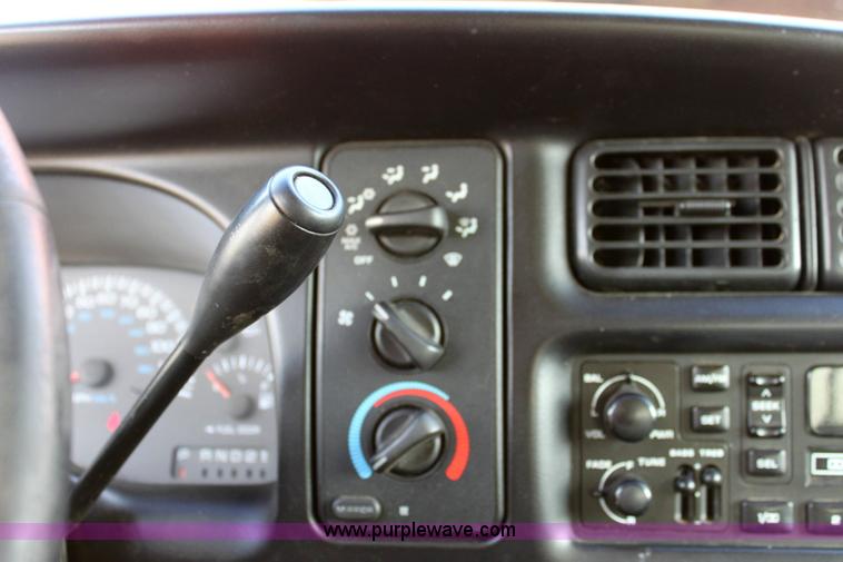 image for item 6187 2001 Dodge Ram 1500 Quad pickup truck