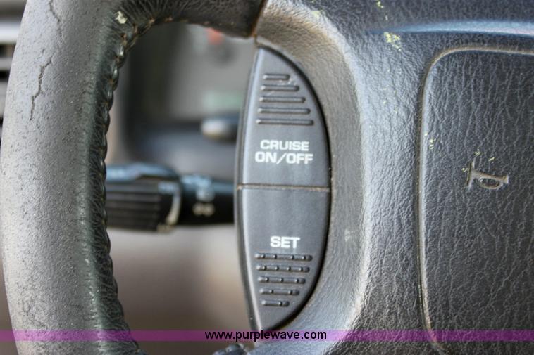 image for item 6187 2001 Dodge Ram 1500 Quad pickup truck