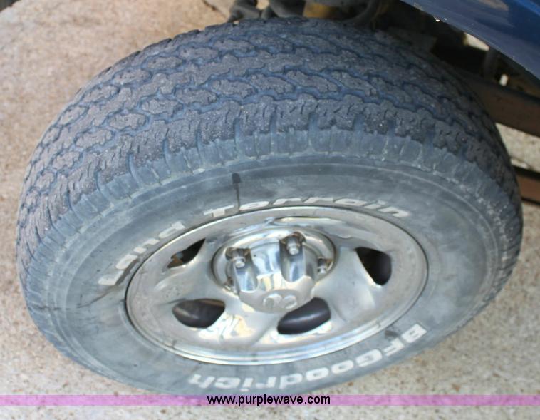 image for item 6187 2001 Dodge Ram 1500 Quad pickup truck