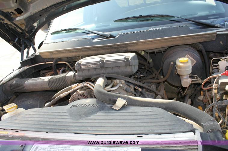 image for item 6187 2001 Dodge Ram 1500 Quad pickup truck