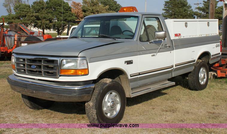 image for item 6188 1995 Ford F250 XLT pickup truck