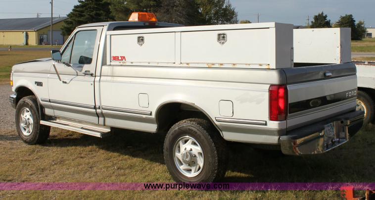 image for item 6188 1995 Ford F250 XLT pickup truck