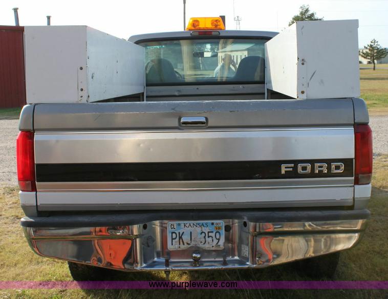 image for item 6188 1995 Ford F250 XLT pickup truck