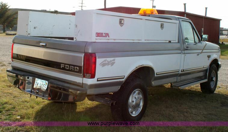 image for item 6188 1995 Ford F250 XLT pickup truck