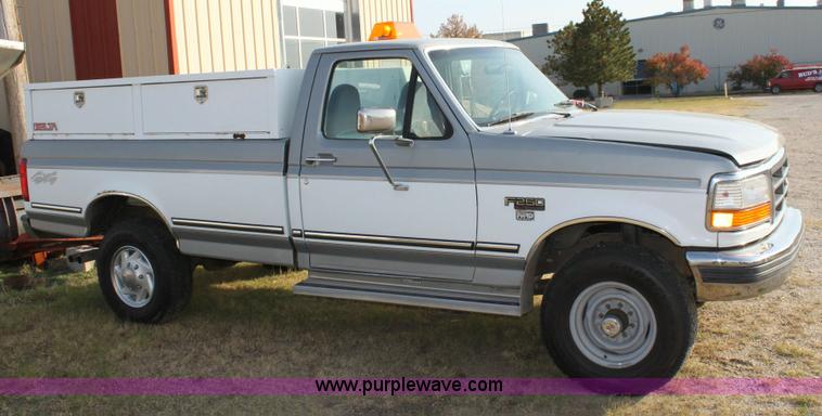 image for item 6188 1995 Ford F250 XLT pickup truck