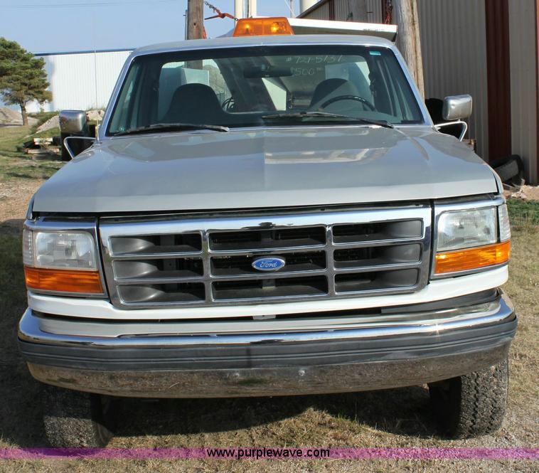 image for item 6188 1995 Ford F250 XLT pickup truck