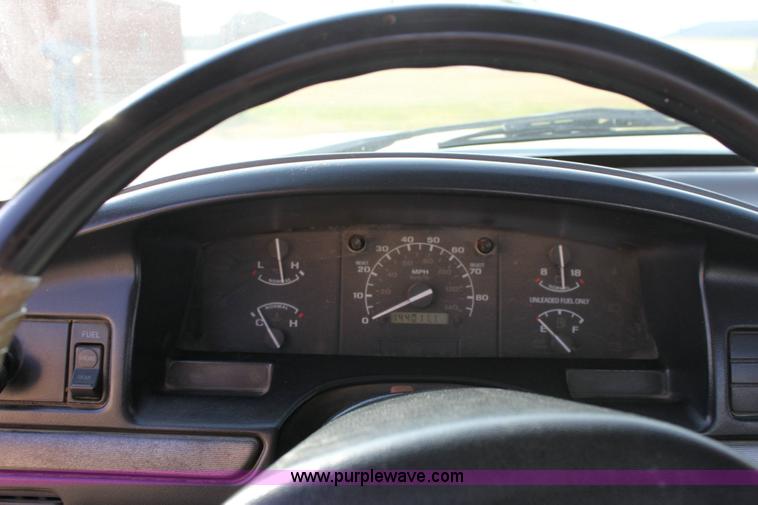 image for item 6188 1995 Ford F250 XLT pickup truck