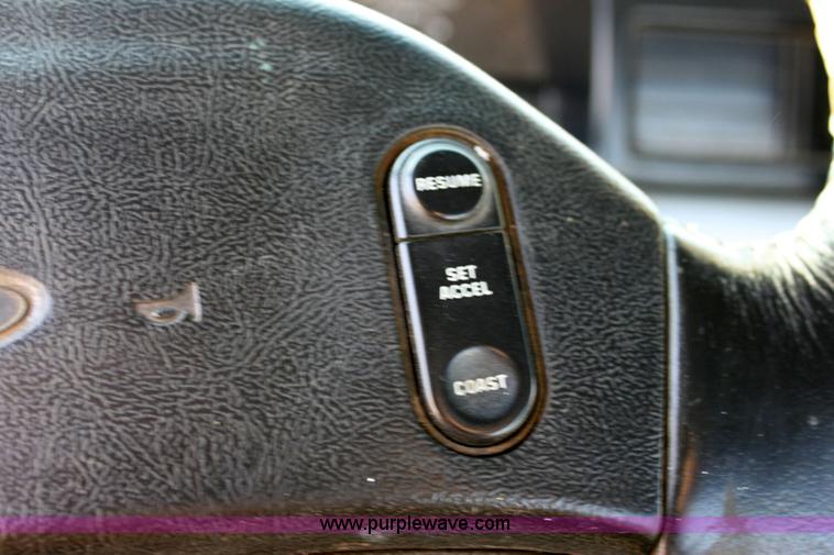 image for item 6188 1995 Ford F250 XLT pickup truck