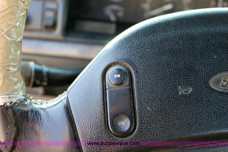 image for item 6188 1995 Ford F250 XLT pickup truck