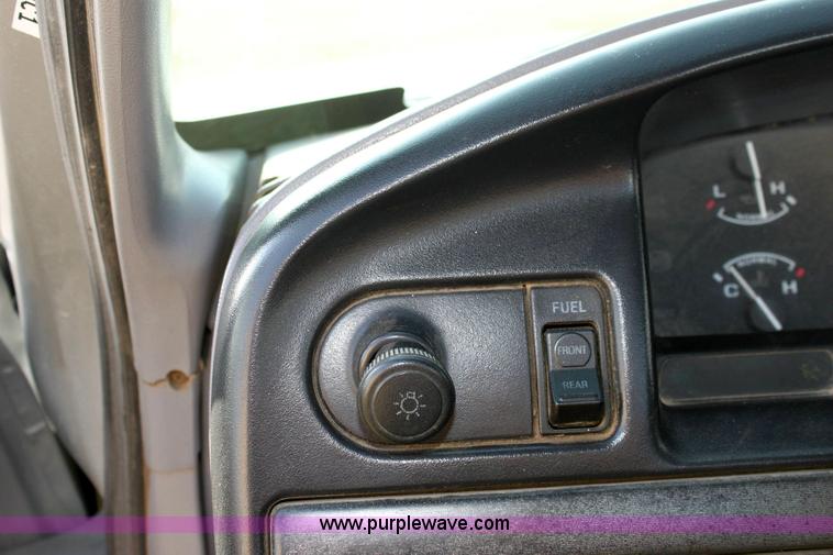 image for item 6188 1995 Ford F250 XLT pickup truck