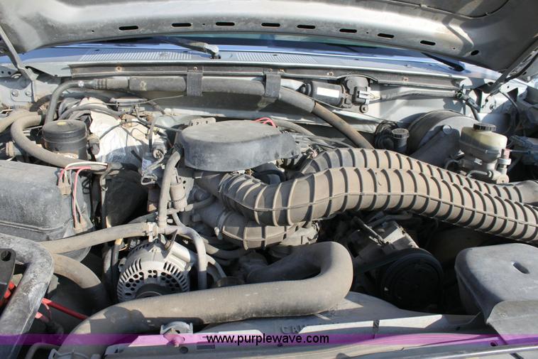 image for item 6188 1995 Ford F250 XLT pickup truck