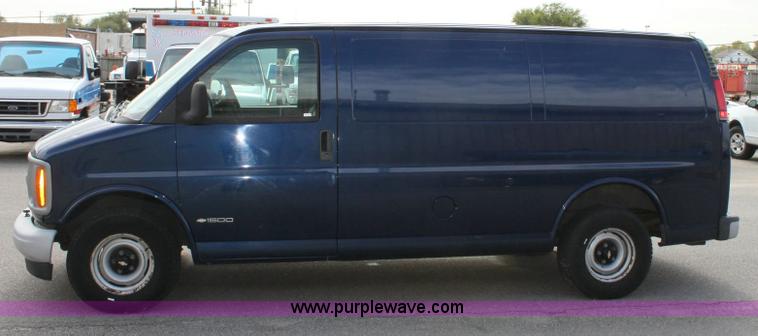image for item 6192 2000 Chevrolet G1500 Vans Express