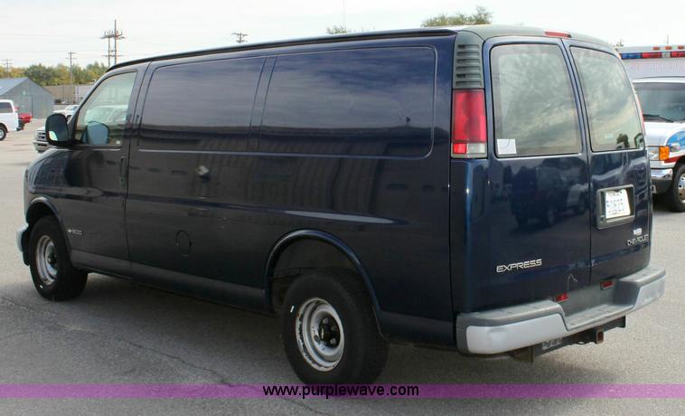 image for item 6192 2000 Chevrolet G1500 Vans Express