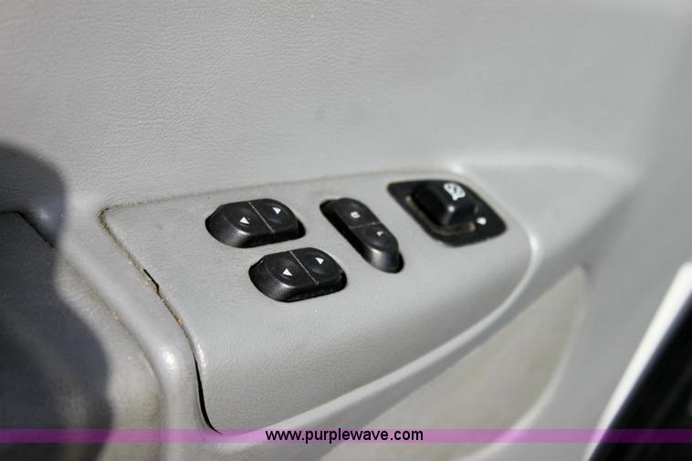 image for item 6193 2004 Ford E450 Super Duty cab and ambulance chassis