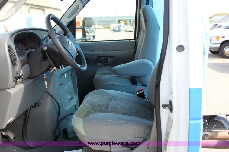 image for item 6193 2004 Ford E450 Super Duty cab and ambulance chassis