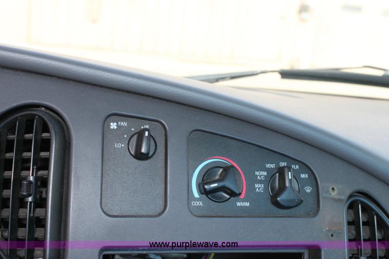 image for item 6193 2004 Ford E450 Super Duty cab and ambulance chassis