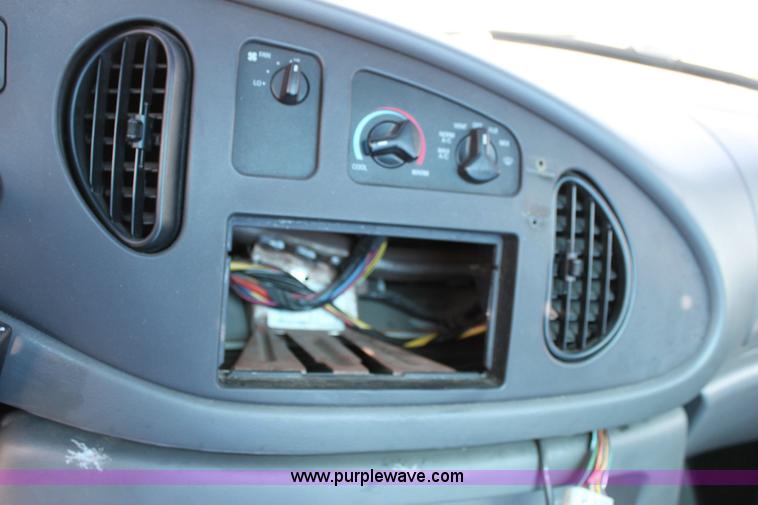 image for item 6193 2004 Ford E450 Super Duty cab and ambulance chassis