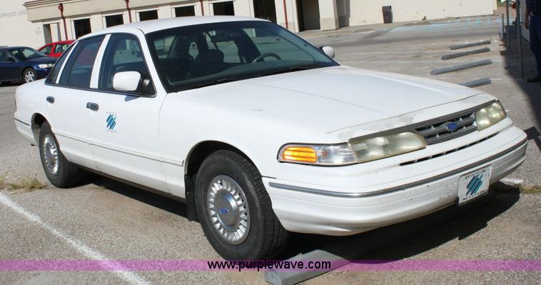 image for item 6204 1997 Ford Crown Victoria Police Interceptor