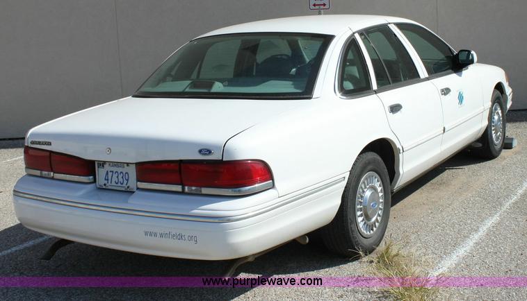image for item 6204 1997 Ford Crown Victoria Police Interceptor