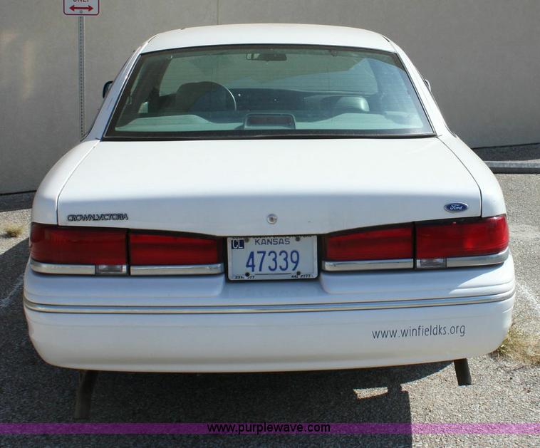 image for item 6204 1997 Ford Crown Victoria Police Interceptor