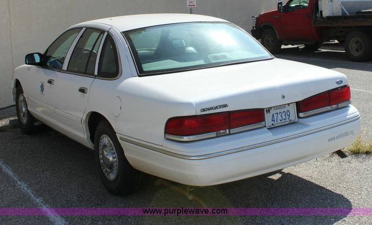 image for item 6204 1997 Ford Crown Victoria Police Interceptor